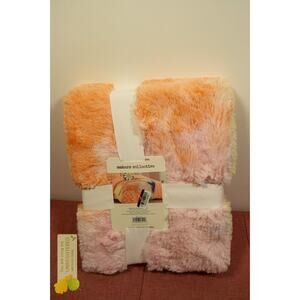 Makers Collective Teen Tie Dye Faux Fur 50x60"Throw Blanket (stain)*